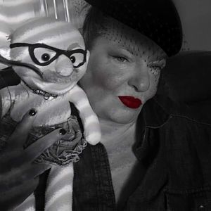 Meet your Posher, Kim